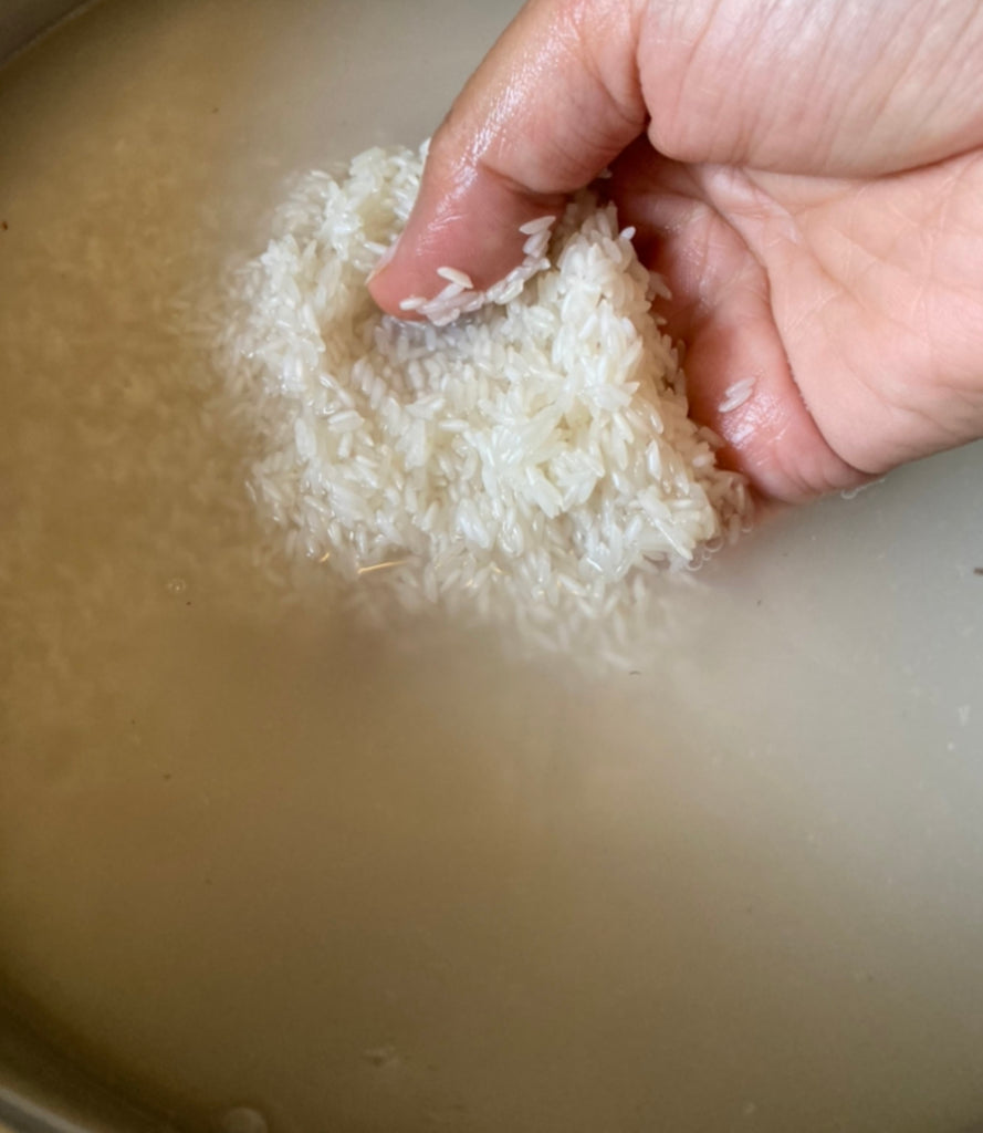 Make your own liquid fertilizer at home in just 2 mins